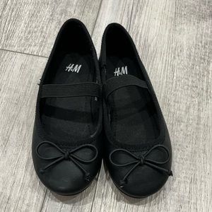 H&M Girl shoes Size 7.5
